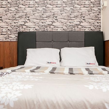 Reddoorz Plus Near Riau Street 万隆 外观 照片