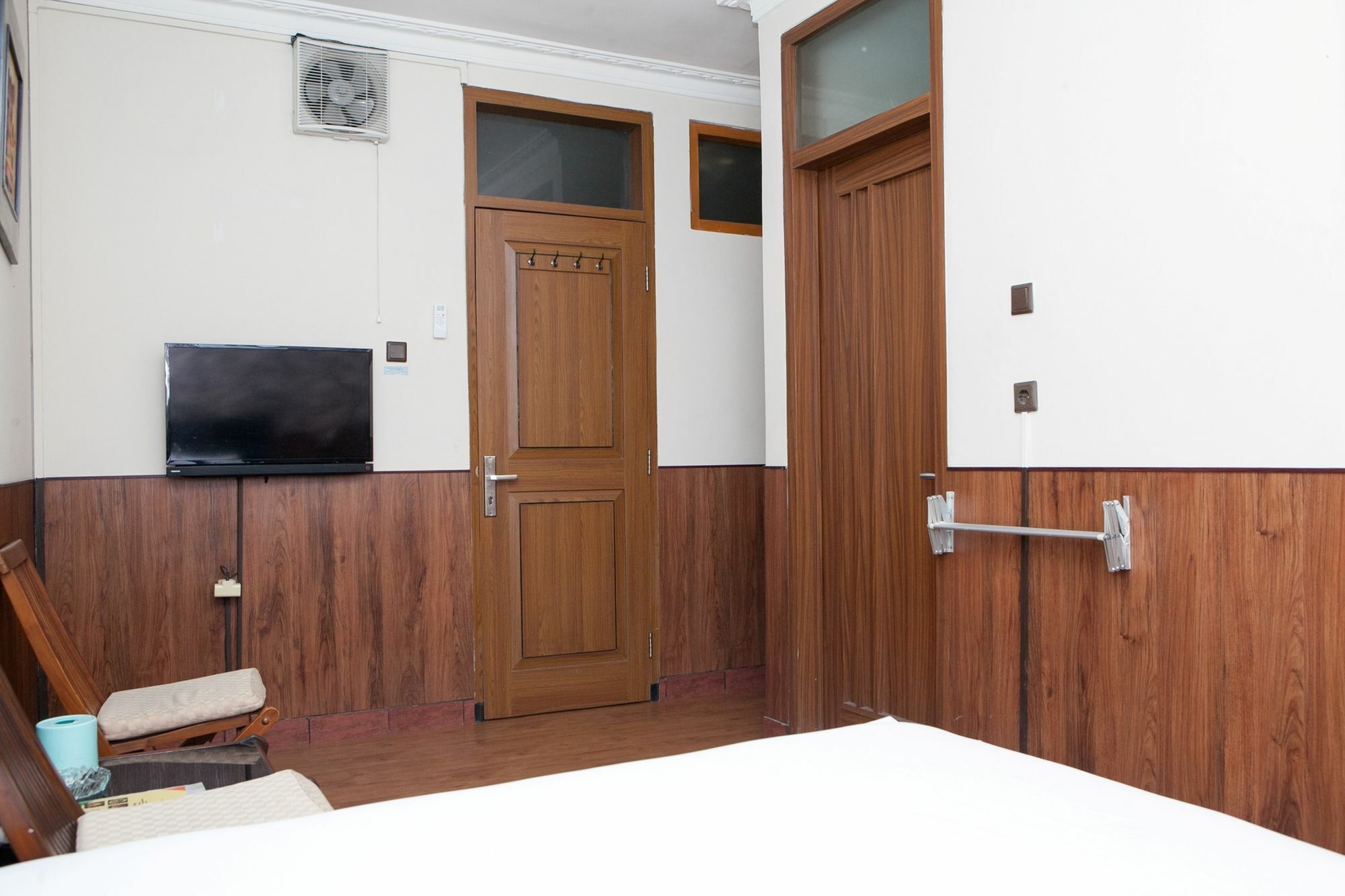Reddoorz Plus Near Riau Street 万隆 外观 照片