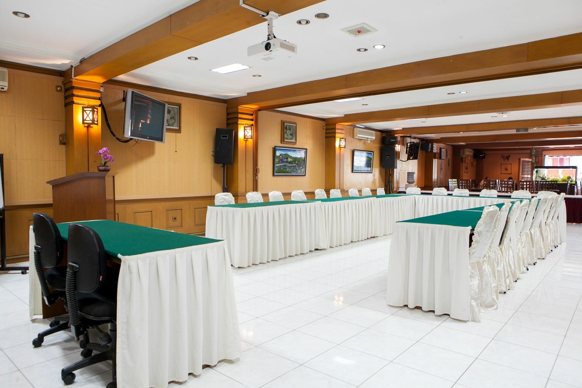 Reddoorz Plus Near Riau Street 万隆 外观 照片