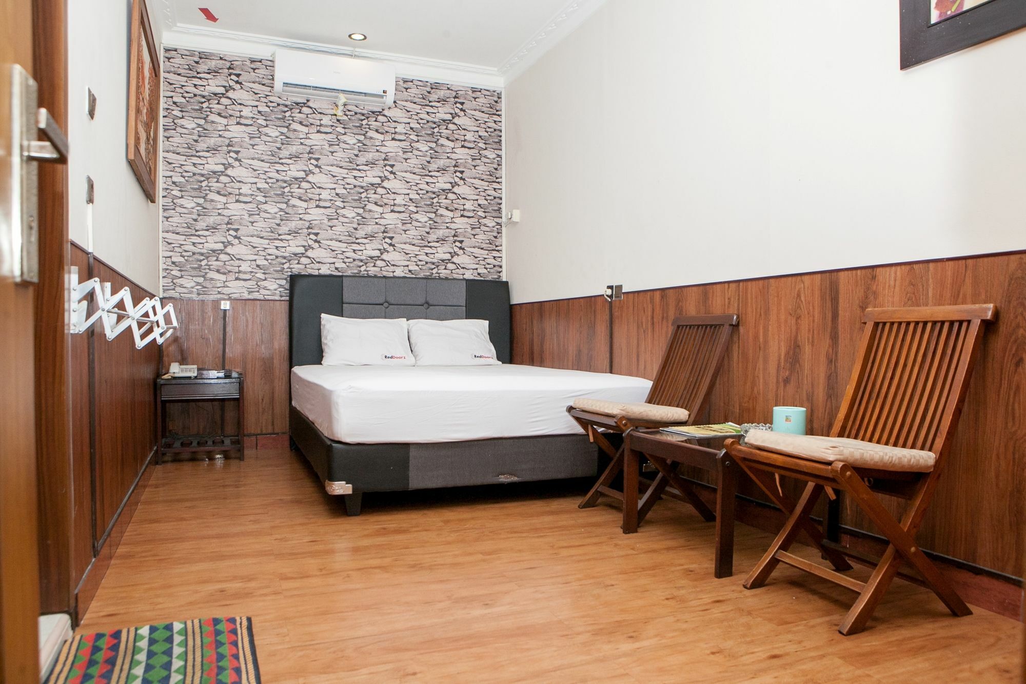 Reddoorz Plus Near Riau Street 万隆 外观 照片