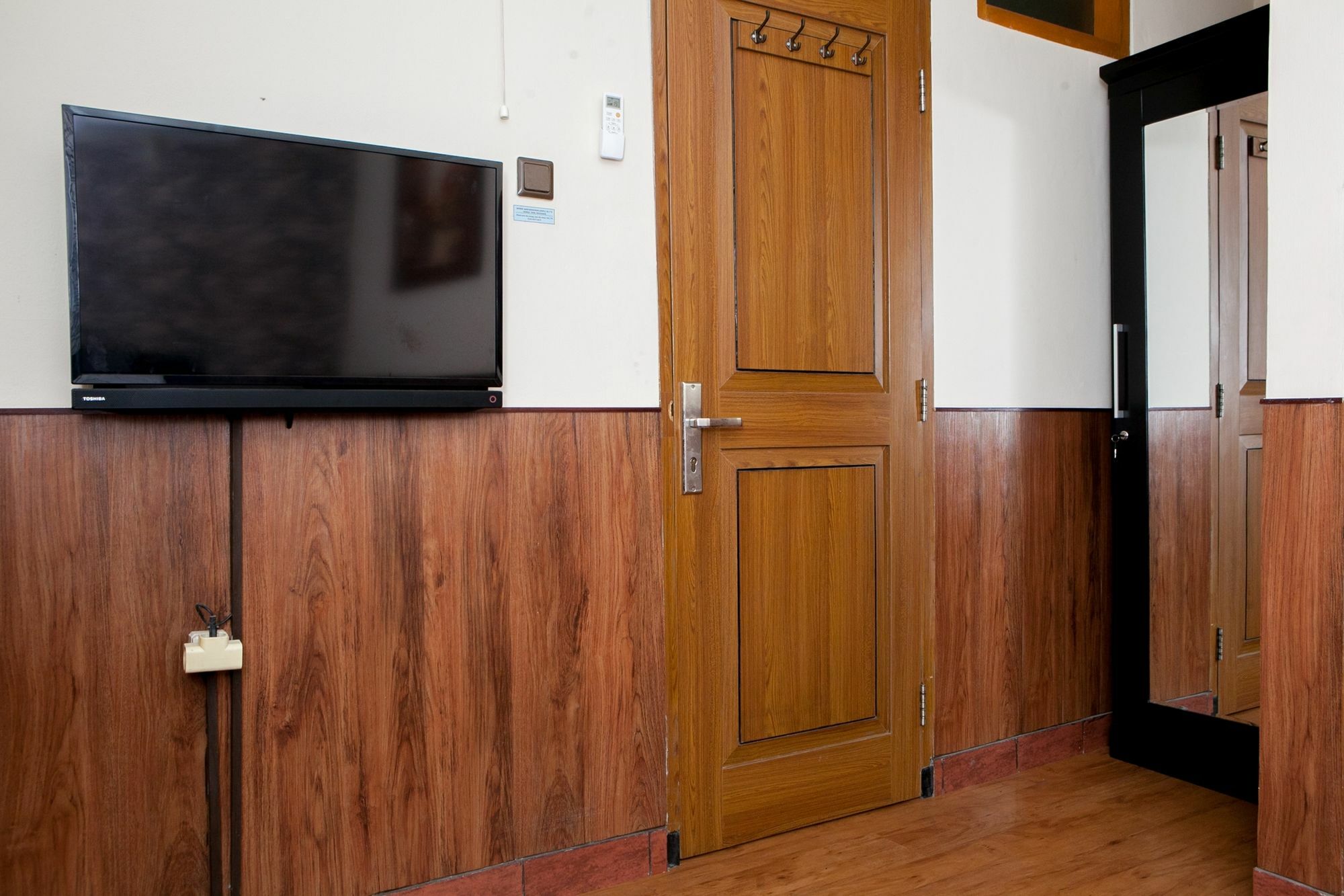 Reddoorz Plus Near Riau Street 万隆 外观 照片